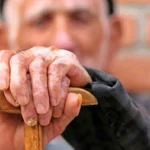 بازنشستگان بخوانند | درمان رایگان بدون بیمه تکمیلی در راه است؟
