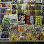 اتاق اصناف ایران: با گران فروشان برخورد می کنیم