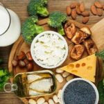 آنچه سالمندان باید درباره کلسیم و ویتامین D بدانند