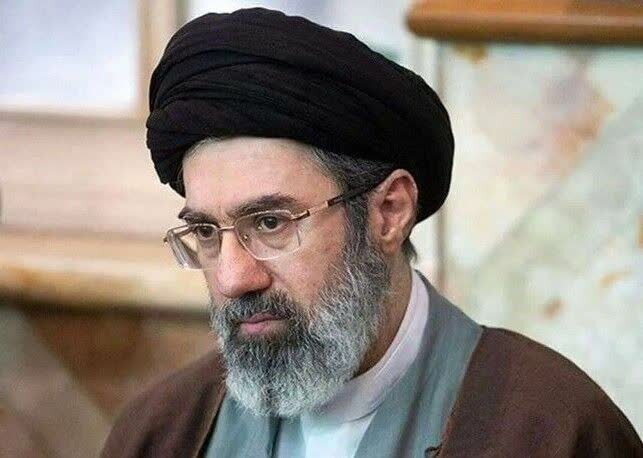 بیعت مدیران و هنرمندان با امام امت؛ پیش به سوی پیشرفت برای ایران قوی 