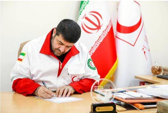 رهبرمان همانند جد بزرگوارشان در حال خدمت به مردم به شهادت رسیدند