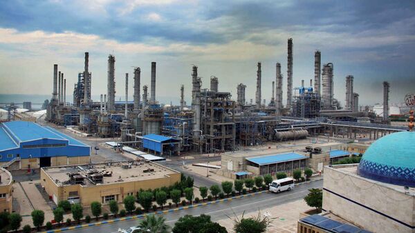 صنعت فولاد و پتروشیمی ایران بحران را پشت سر گذاشت
