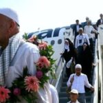 آغاز عملیات بازگشت حجاج با ورود نخستین پرواز "هما" به فرودگاه امام(ره)