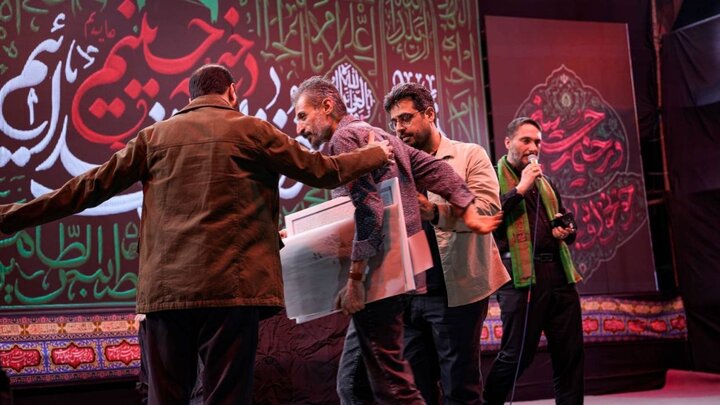 عباس ناصری کاریکاتوریستِ روایتگر جنگ تجلیل شد؛ ۱۰۰ قاب از جنگ رمضان