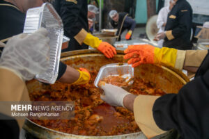وزارت بهداشت هشدار داد؛ خطر فاسد شدن غذاهای نذری در گرمای هوا