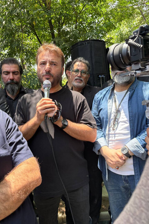خاکسپاری پیکر زنده‌یاد فرزاد جمشیدی با حضور مجریان؛ او ترور شخصیت شد!