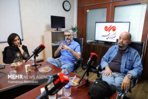 باوجود فروش ۱۰۰ درصدی باز متضرر هستیم؛ سبقت سیگار از قیمت بلیت تئاتر!