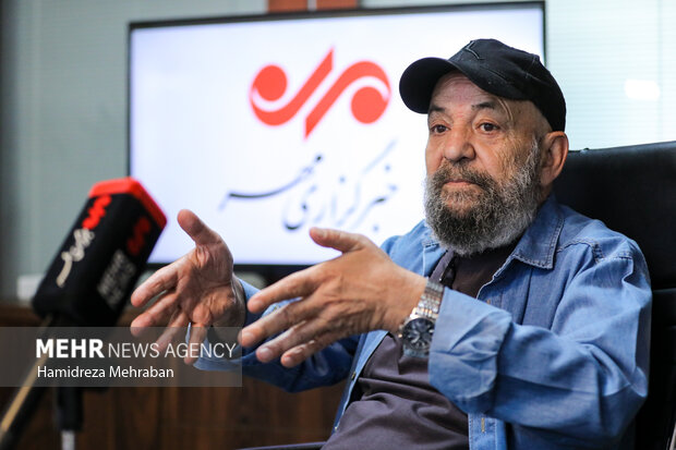 باوجود فروش ۱۰۰ درصدی باز متضرر هستیم؛ سبقت سیگار از قیمت بلیت تئاتر!