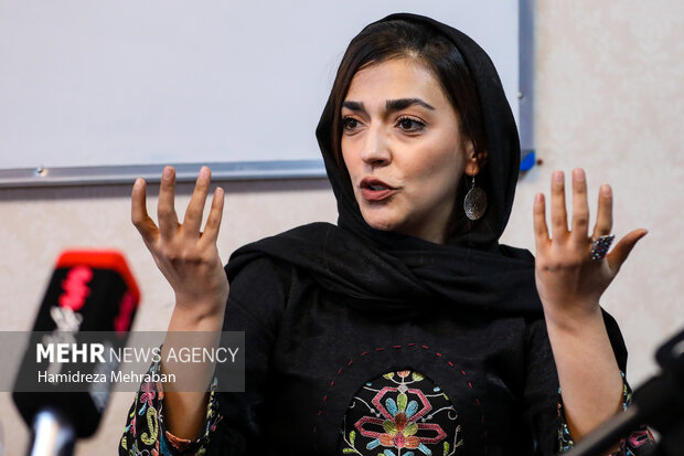 باوجود فروش ۱۰۰ درصدی باز متضرر هستیم؛ سبقت سیگار از قیمت بلیت تئاتر!