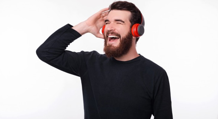 تونز: اپلیکیشنی مفید برای دسترسی به انواع آهنگ، پادکست و کتاب صوتی